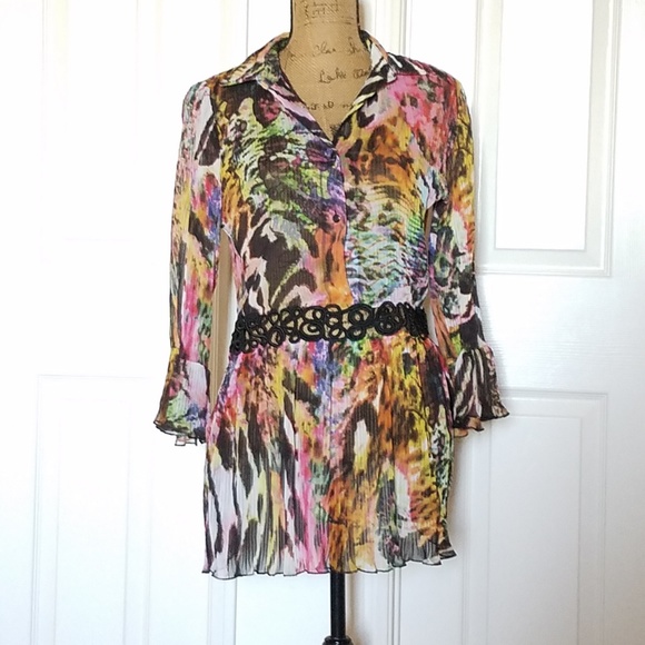 Alberto Makali Tops - Alberto Makali watercolor top, lace accent NWT